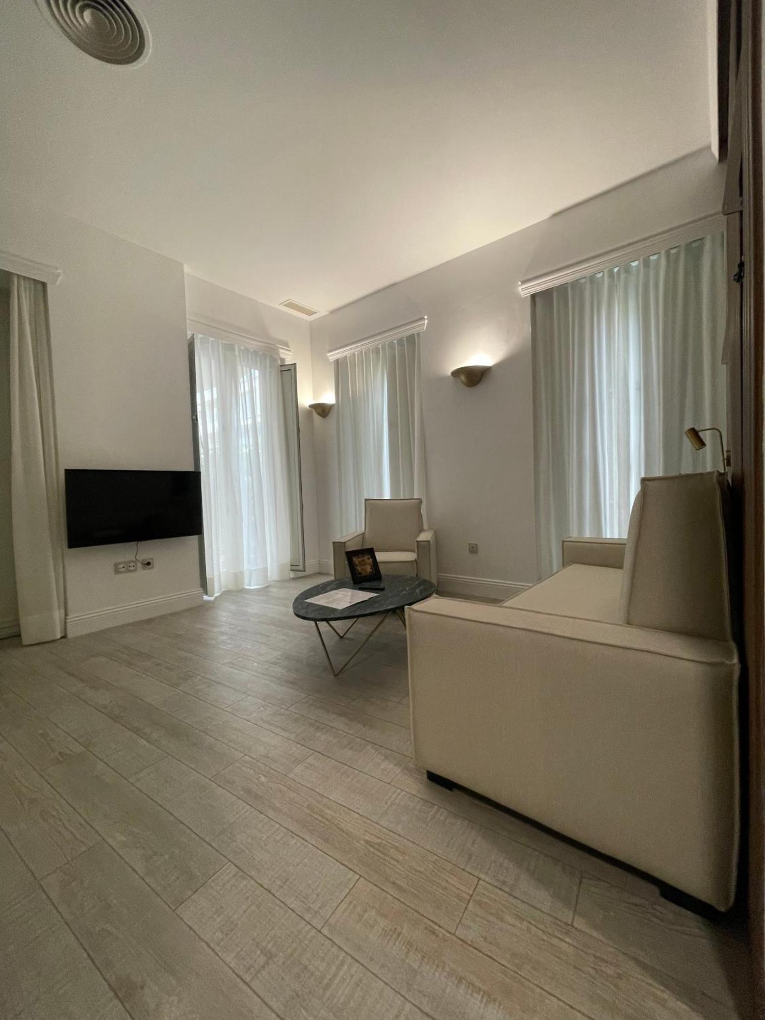 Apartamentos Sevilla Centro ภายนอก รูปภาพ